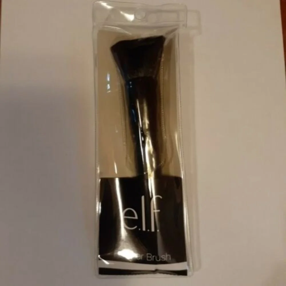 E.L.F. Studio POWDER BRUSH #84003 Cosmetic Makeup ELF Bronzer Blush New
